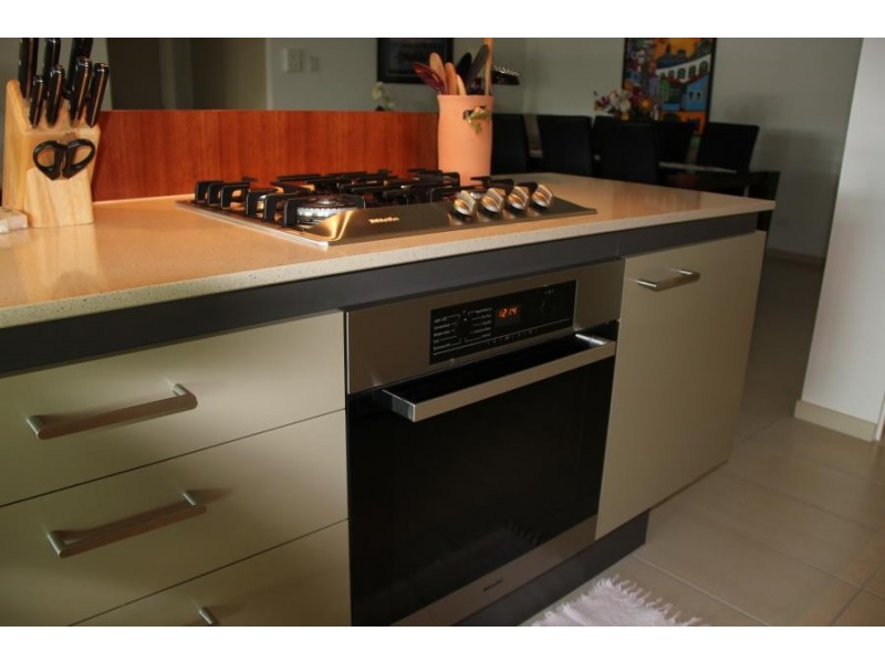 2409/6 Mariners Drive, Townsville City QLD 4810