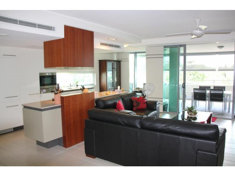 2409/6 Mariners Drive, Townsville City QLD 4810