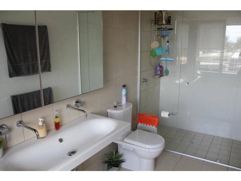 2409/6 Mariners Drive, Townsville City QLD 4810