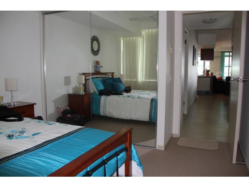 2409/6 Mariners Drive, Townsville City QLD 4810