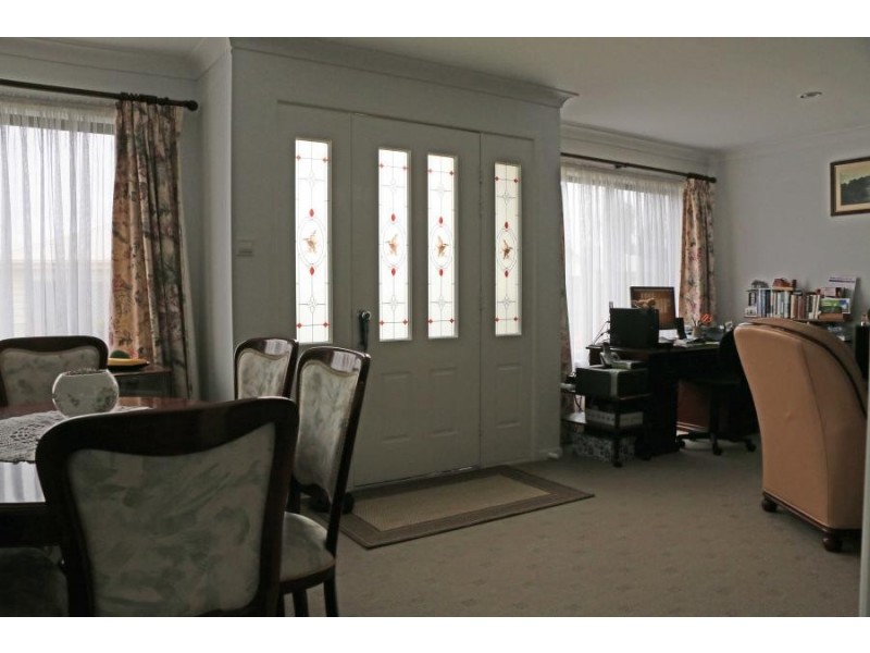 2F / 45 Sealy Street, Silkstone QLD 4304