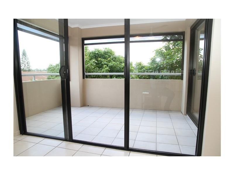 7/1996 Gold Coast Highway, Miami QLD 4220