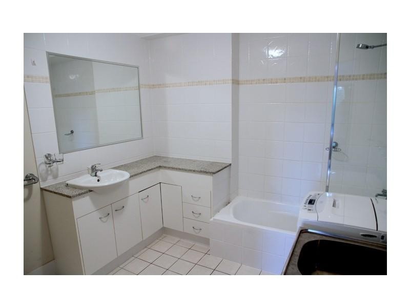 7/1996 Gold Coast Highway, Miami QLD 4220