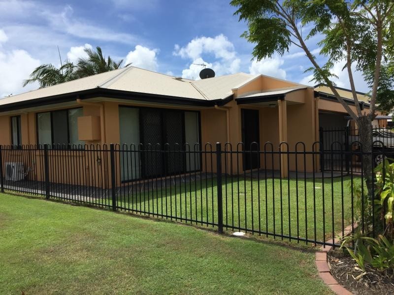 9A Browning Blvd, Battery Hill QLD 4551