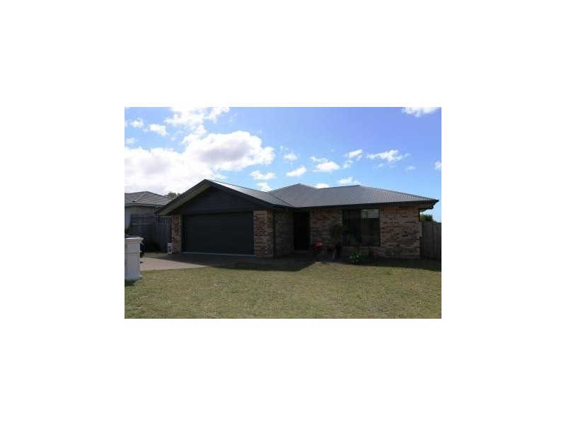13 Mia Crt, Kawungan QLD 4655