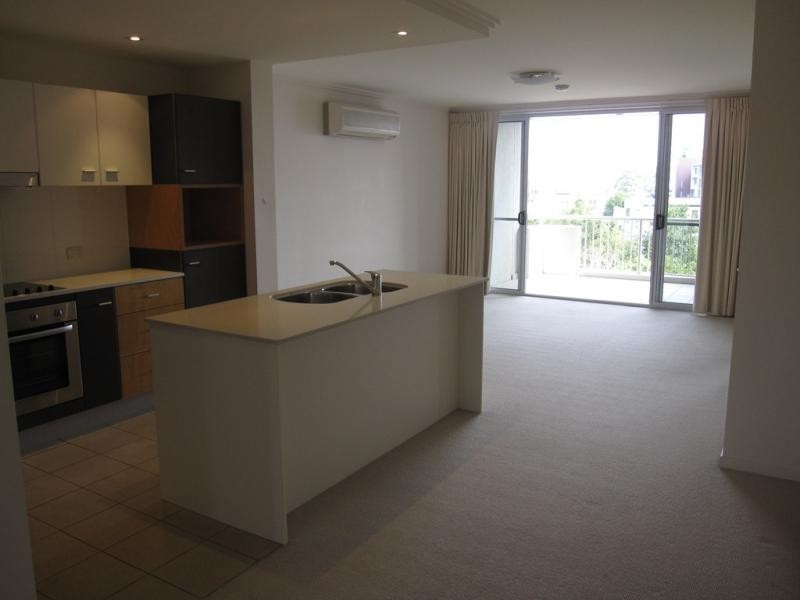 4 / 1 Arbour Avenue, Robina QLD 4226