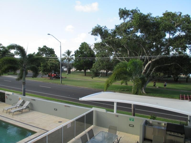 unit 104 / 241 Esplanade, Pialba QLD 4655