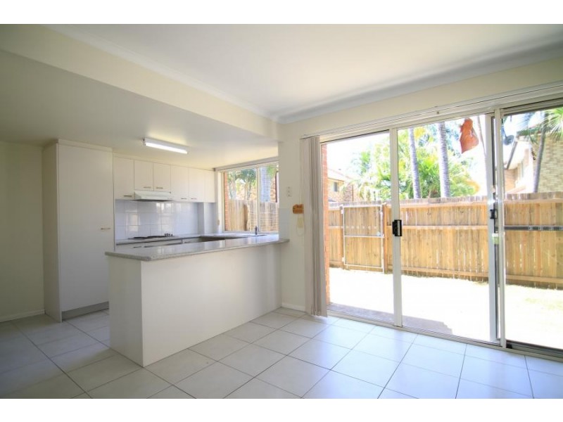643 Pine Ridge Road, Biggera Waters QLD 4216