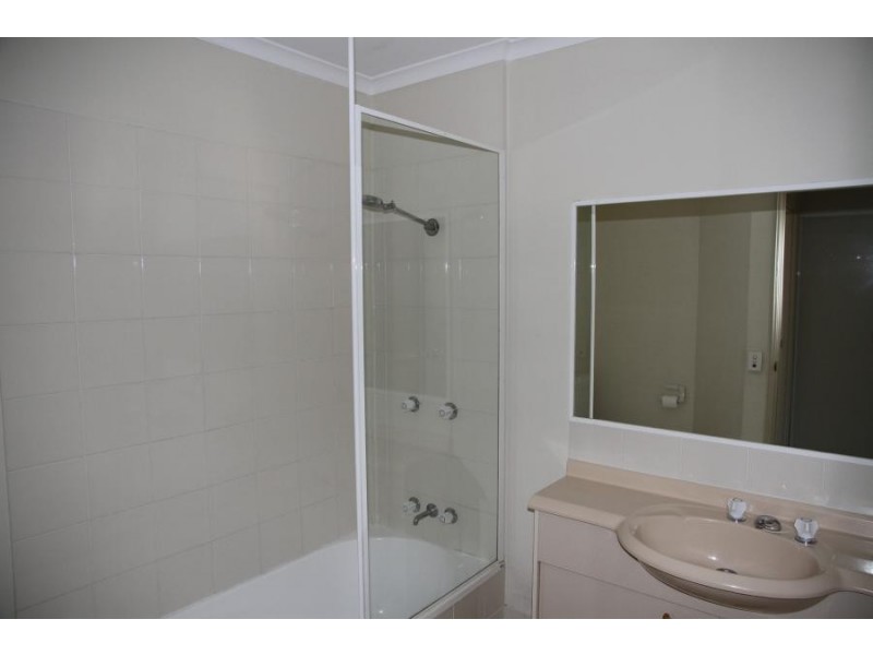 643 Pine Ridge Road, Biggera Waters QLD 4216