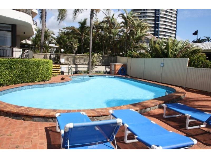 9/6 BAY VIEW STREET, Runaway Bay QLD 4216