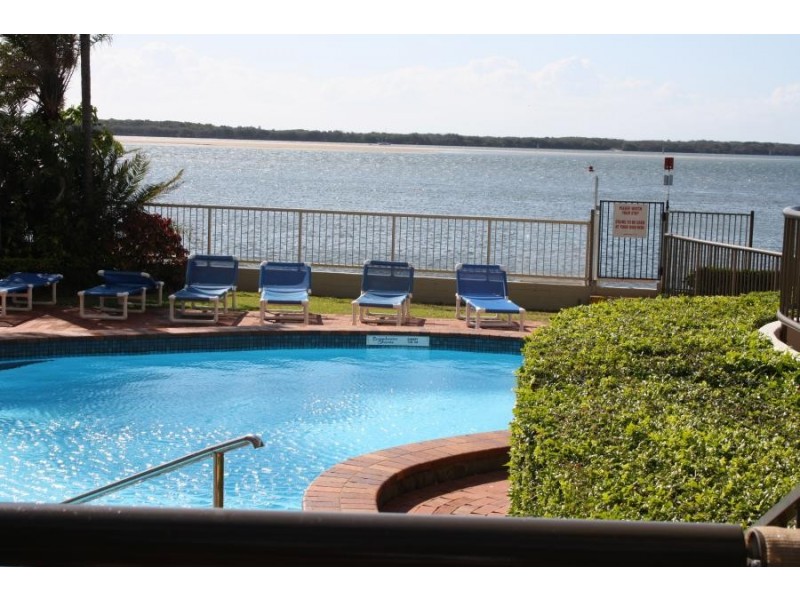 9/6 BAY VIEW STREET, Runaway Bay QLD 4216