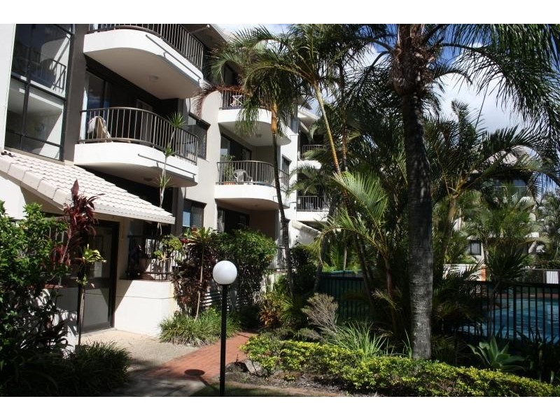 9/6 BAY VIEW STREET, Runaway Bay QLD 4216