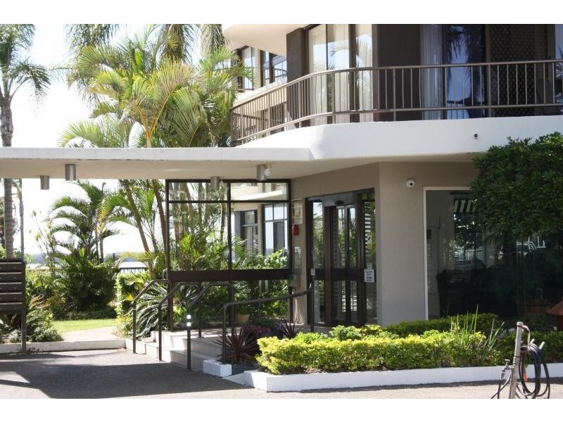 9/6 BAY VIEW STREET, Runaway Bay QLD 4216
