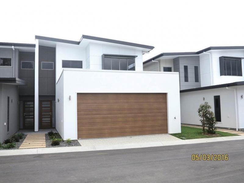 8 Russell Street, Everton Park QLD 4053