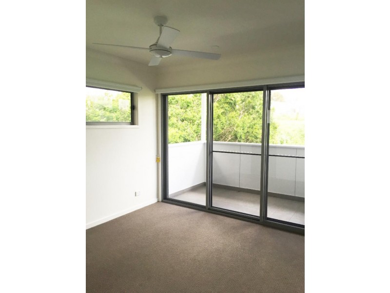 8 Russell Street, Everton Park QLD 4053