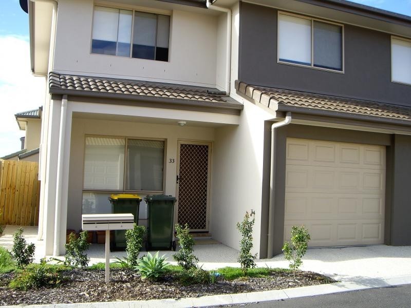 33 Johnston Street, Carina QLD 4152