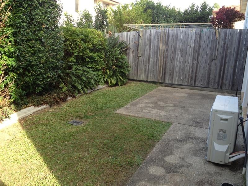 77 Johnston Street, Carina QLD 4152