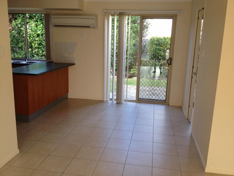 77 Johnston Street, Carina QLD 4152