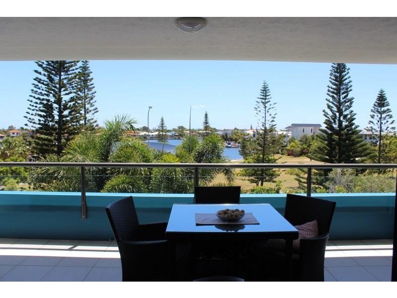 U45 / 4 Grand Parade, Parrearra QLD 4575