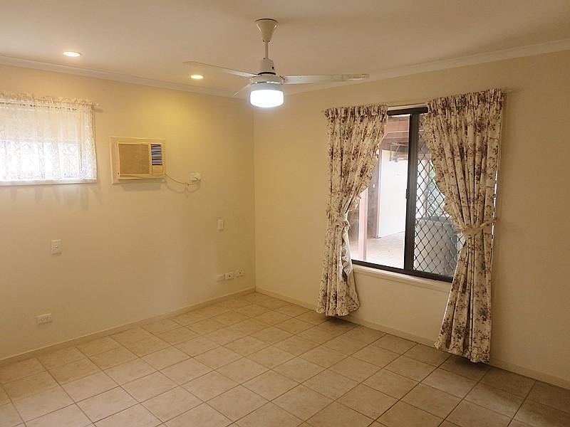 18 Jales St, Sunnybank Hills QLD 4109