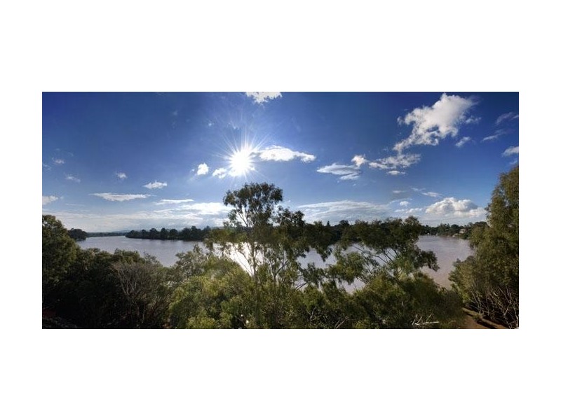 4205 / 205 King Arthur Terrace, Tennyson QLD 4105