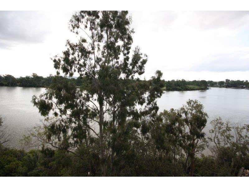 4205 / 205 King Arthur Terrace, Tennyson QLD 4105