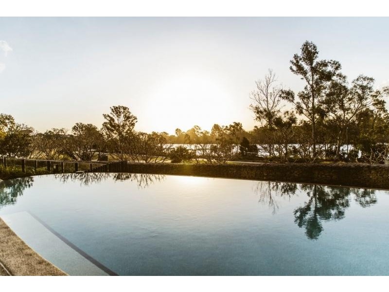 4205 / 205 King Arthur Terrace, Tennyson QLD 4105