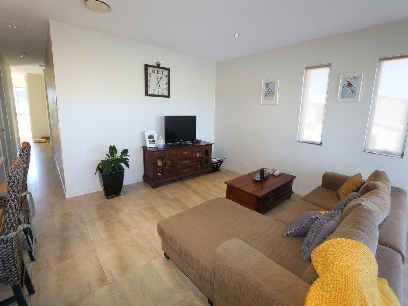 6/5056 Emerald Island Drive, Carrara QLD 4211