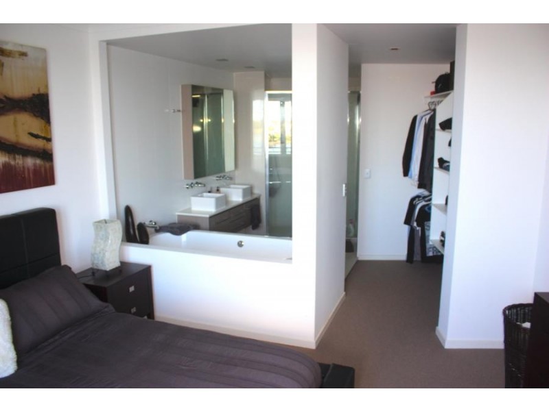 73/3030 The Boulevard, Carrara QLD 4211