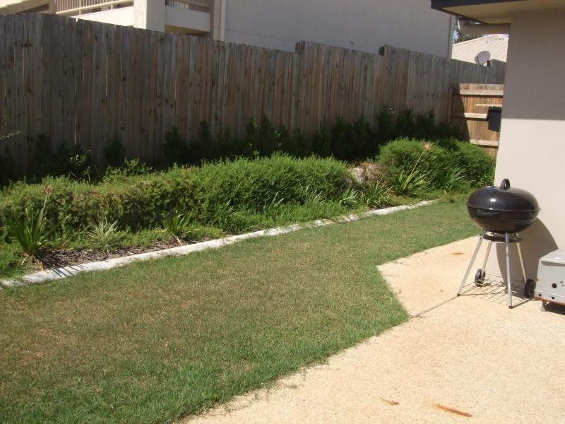 8 Johnston Street, Carina QLD 4152