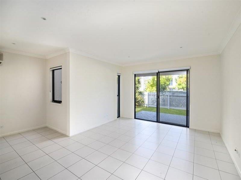 2 Inland Drive, Tugun QLD 4224