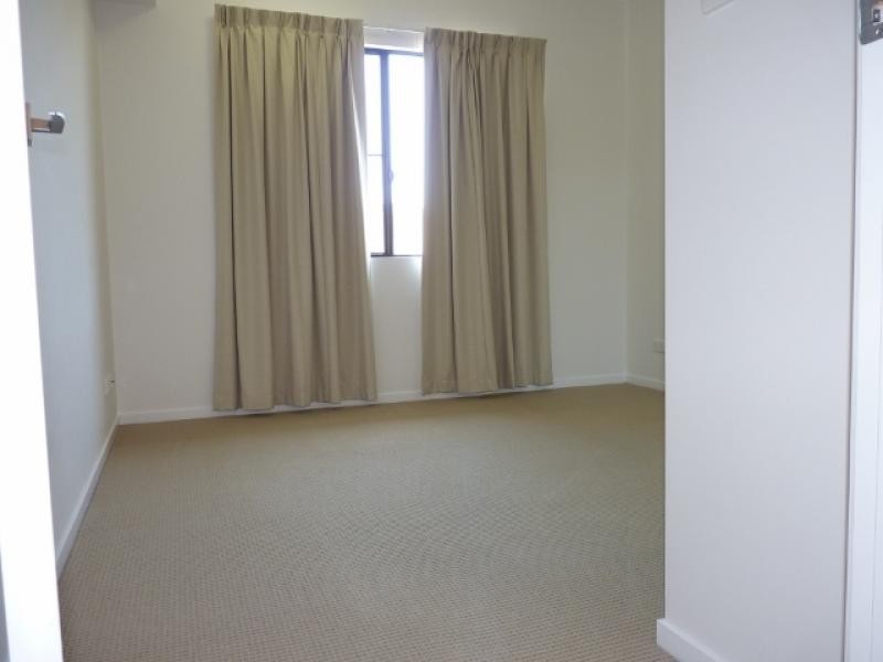 1 / 6-24 Henry Street, West End QLD 4810