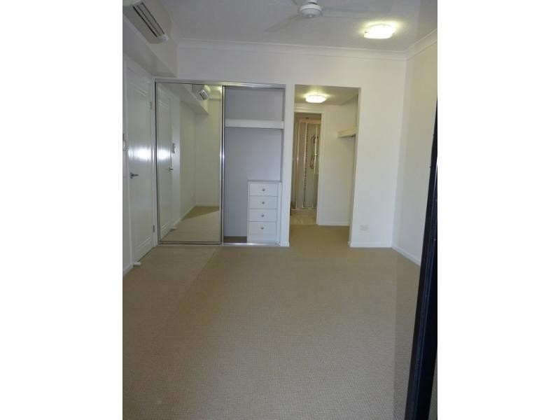 1 / 6-24 Henry Street, West End QLD 4810