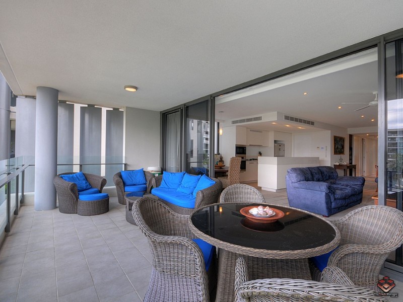 6204/323 Bayview, Runaway Bay QLD 4216