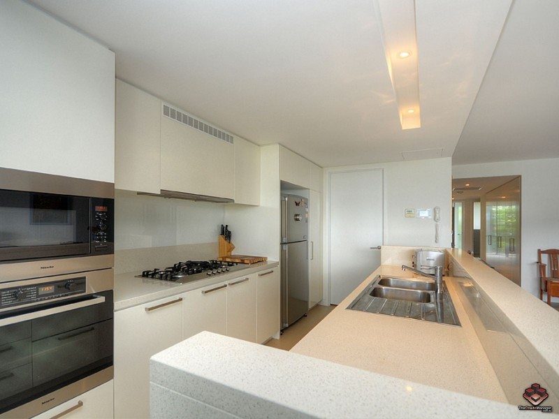 6204/323 Bayview, Runaway Bay QLD 4216