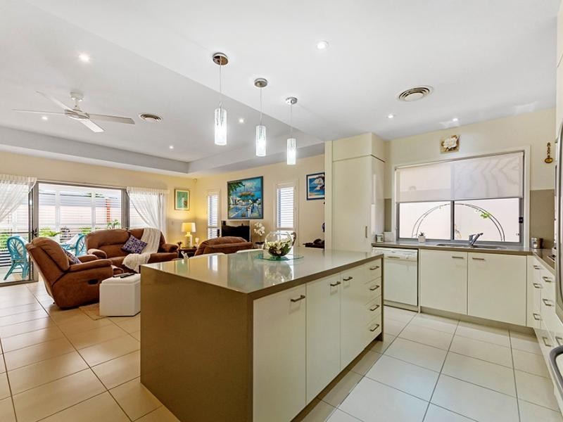 Hope Island QLD 4212