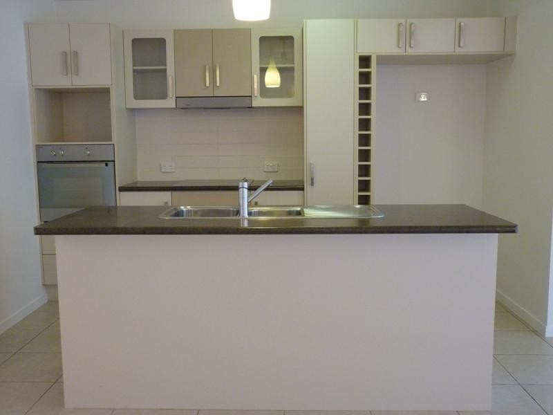 1 / 6-24 Henry Street, West End QLD 4810