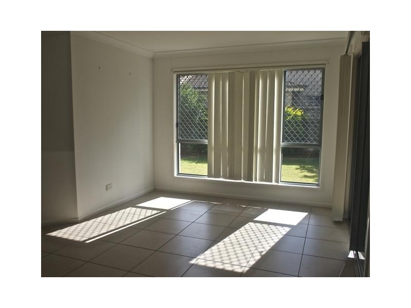 20 Whitsunday Pl, Redland Bay QLD 4165