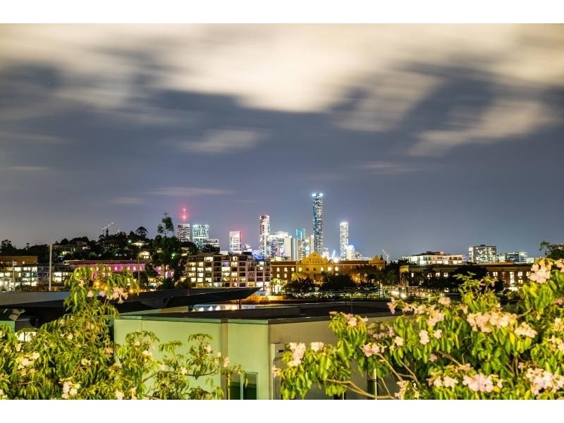 16/18 Addison Avenue, Bulimba QLD 4171