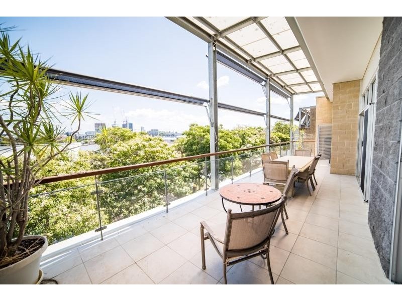 16/18 Addison Avenue, Bulimba QLD 4171