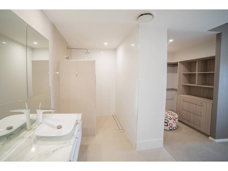 16/18 Addison Avenue, Bulimba QLD 4171