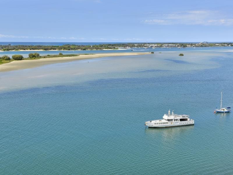 326 Marine Parade, Labrador QLD 4215