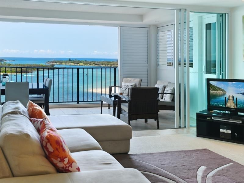 326 Marine Parade, Labrador QLD 4215