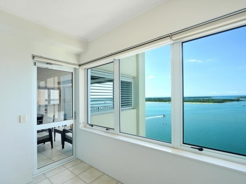 326 Marine Parade, Labrador QLD 4215