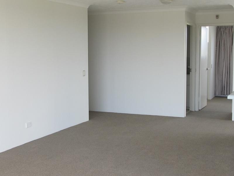 1 / 56 Hooker Blvd, Mermaid Waters QLD 4218