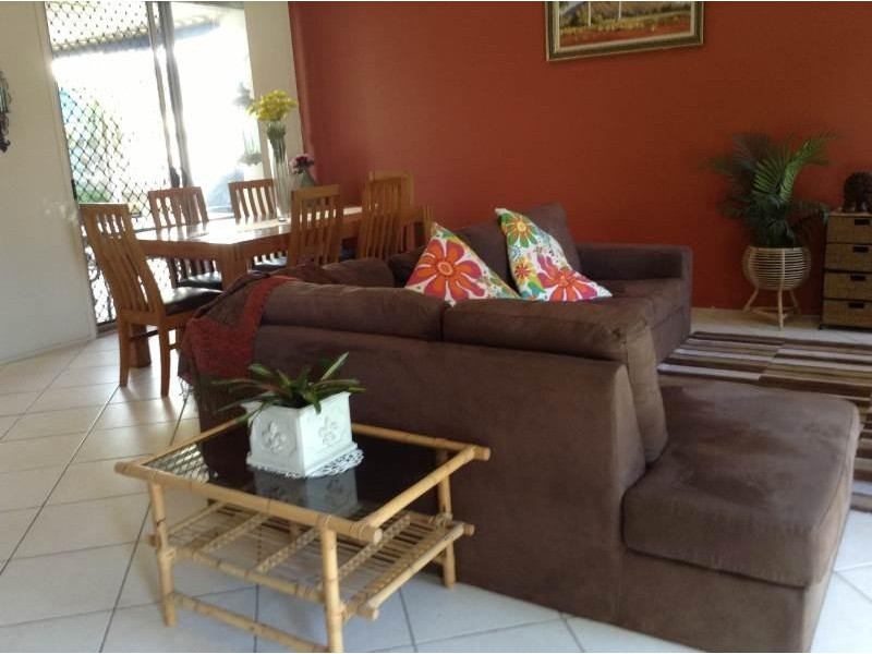 2 Grand Parade, Parrearra QLD 4575