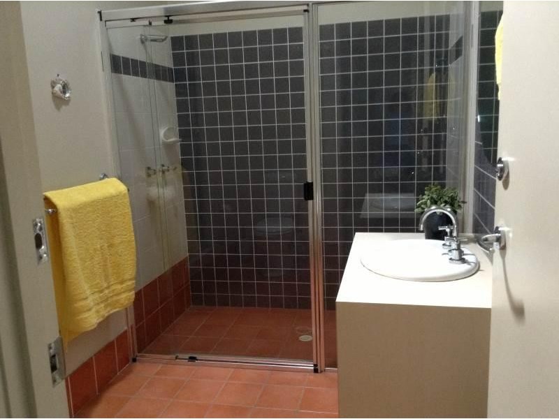 2 Grand Parade, Parrearra QLD 4575