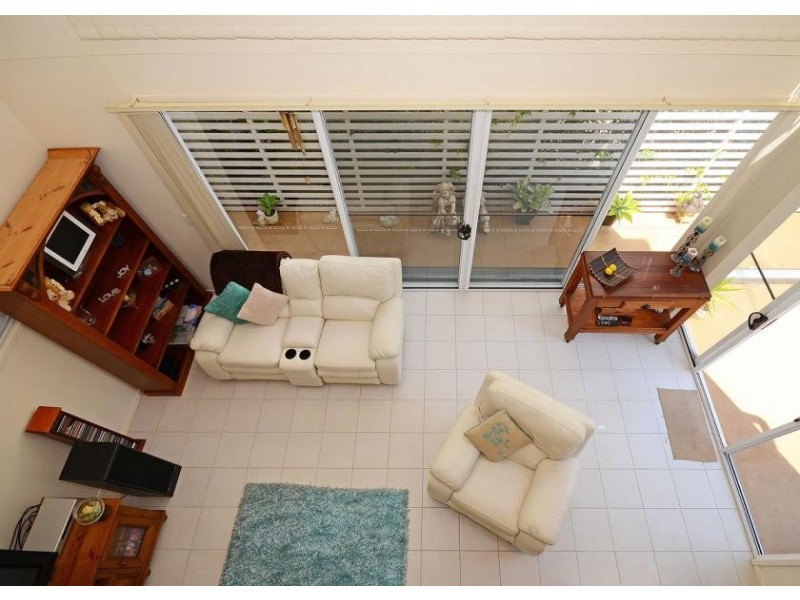 71 Elizabeth st, Urangan QLD 4655