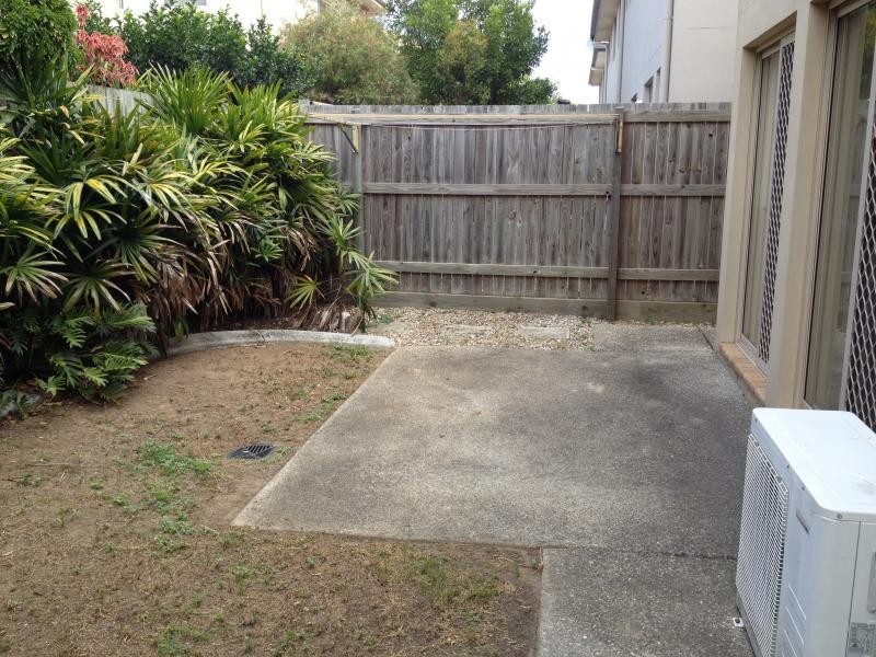 12 Johnston Street, Carina QLD 4152