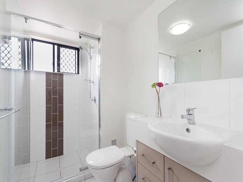 2A / 35 Hamilton Road, Moorooka QLD 4105